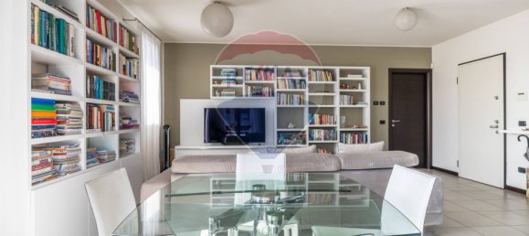 2 bedrooms Apartment in Limbiate, Italy No. 348010 3