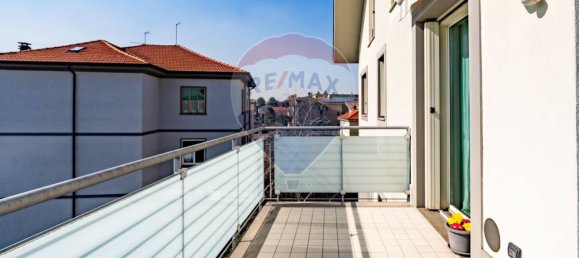 2 bedrooms Apartment in Limbiate, Italy No. 348010 9