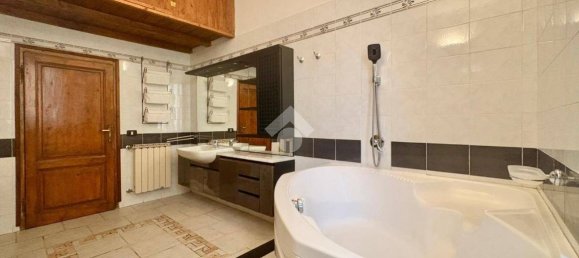 2 bedrooms Apartment in Pontassieve, Italy No. 375666 14