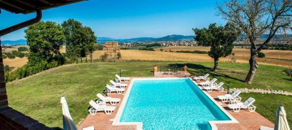 30 rooms House in Castiglione del Lago, Italy No. 58475 12