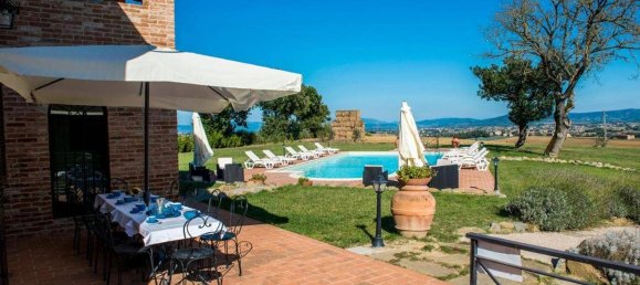 30 rooms House in Castiglione del Lago, Italy No. 58475 11