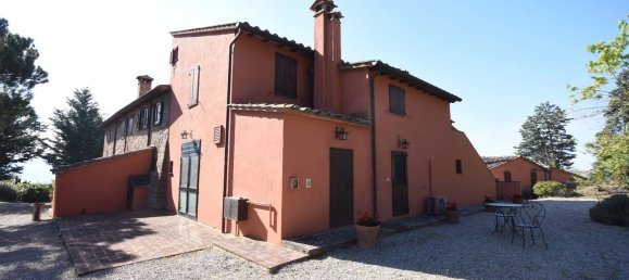 30 rooms House in Castiglione del Lago, Italy No. 58475 14