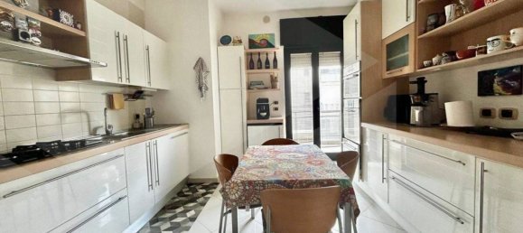 4-salle Appartement à Bitritto, Italy No. 18687 10