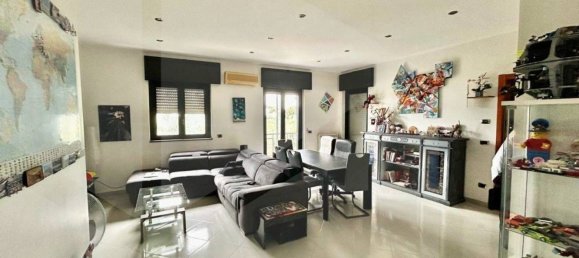 4-salle Appartement à Bitritto, Italy No. 18687 2