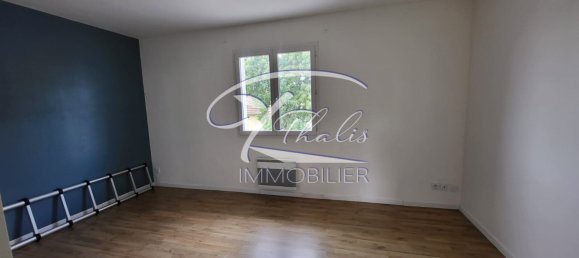 2 bedrooms House in Ambares-et-Lagrave, France No. 341349 3