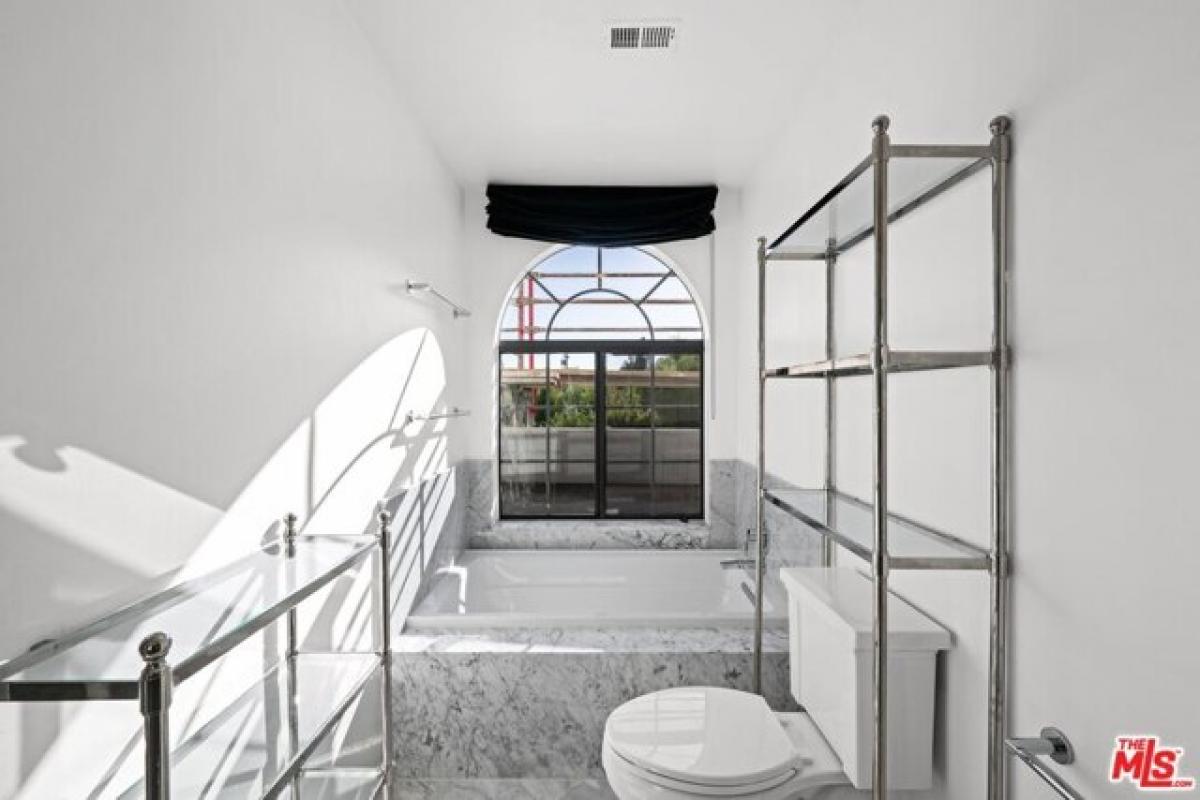 2 bedrooms House in West Hollywood, USA No. 376497