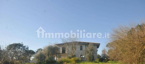 5 bedrooms Villa in Pontecorvo, Italy No. 311783 4