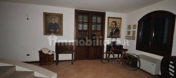 5 bedrooms Villa in Pontecorvo, Italy No. 311783 12