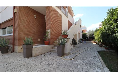 Вилла с 5 спальнями в Джиноза, Италия № 298575