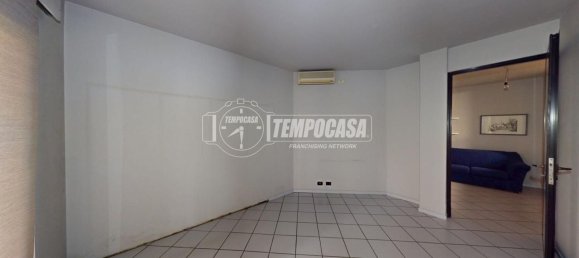 Apartamento de 3 divisões em Bovisio Masciago, Italy N.º 150304 8