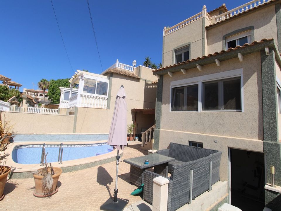 3 غرف نوم فيلا في Alicante, Spain رقم 176450