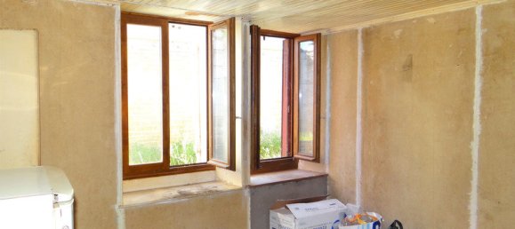 3 bedrooms House in Reynel, France No. 62922 9