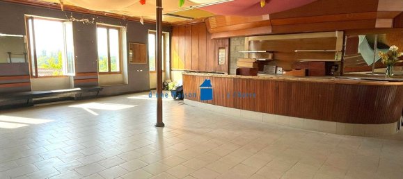 Propriété commerciale à Carrières-sur-Seine, France 77m² No. 174562 2