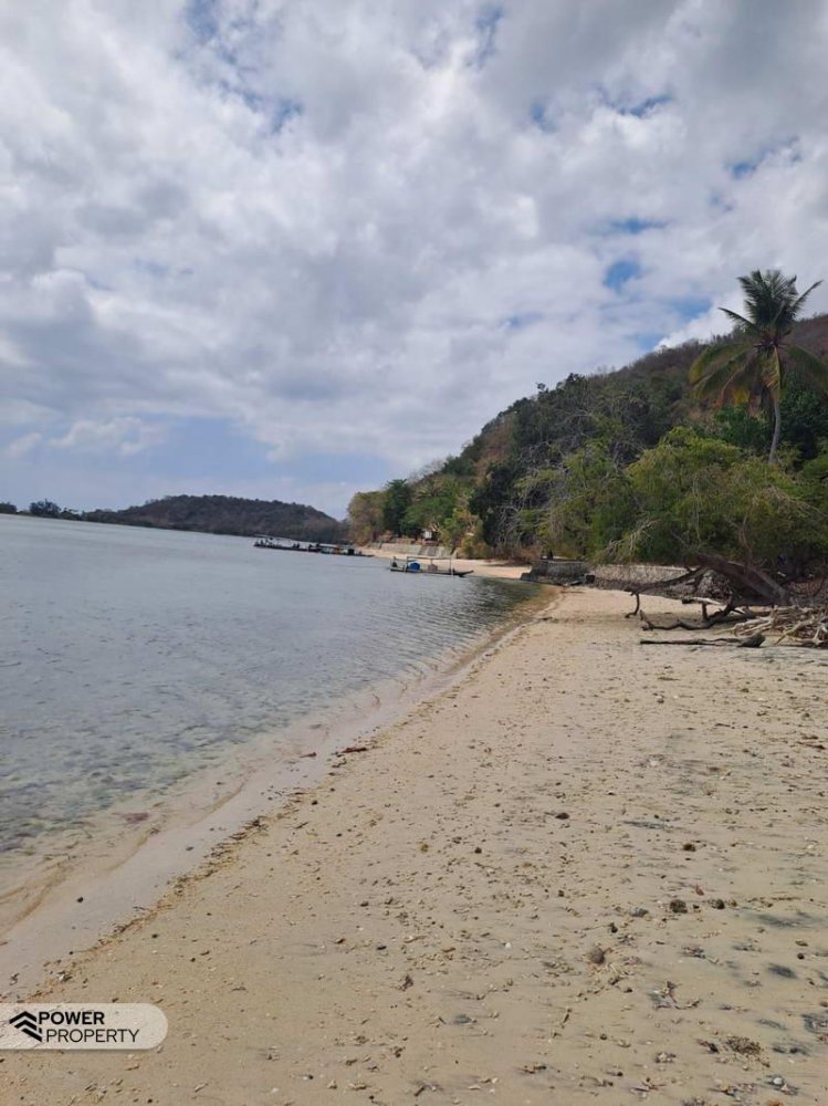 Terreno em West Nusa Tenggara, Indonesia 27200 m² N.º 4313