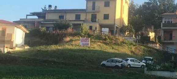 640m² Land in Torricella Sicura, Italy No. 254789 2