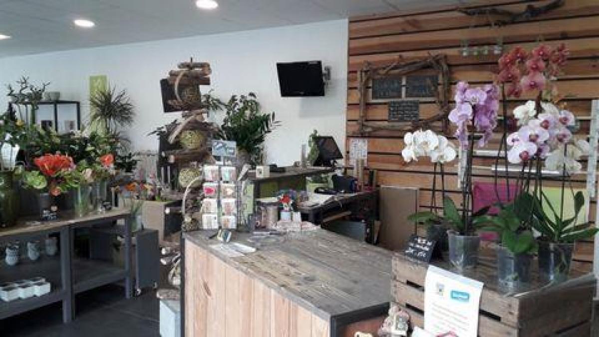 Escritório em Cholet, France 92 m² N.º 20952