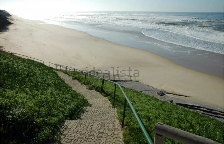 Terrain à Marinha Grande, Portugal No. 111139