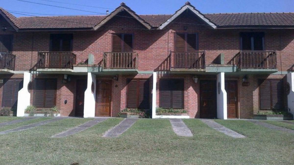 3 bedrooms House in Mar del Plata, Argentina No. 65538