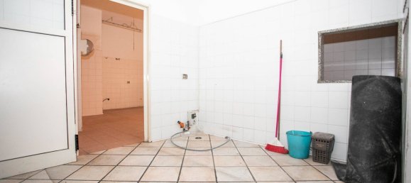 Propiedad comercial de 2 habitaciónes en Tarquinia, Italy No. 158190 3