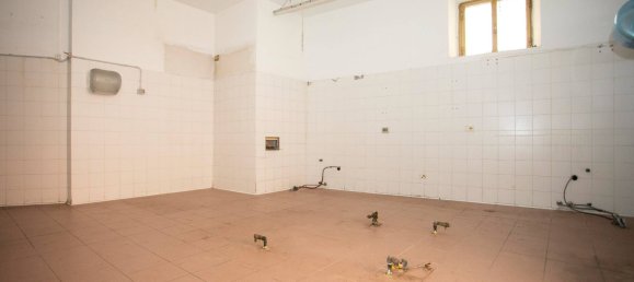 Propiedad comercial de 2 habitaciónes en Tarquinia, Italy No. 158190 32