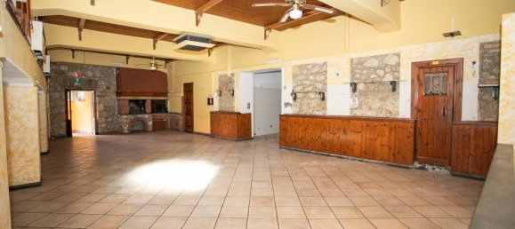 Propiedad comercial de 2 habitaciónes en Tarquinia, Italy No. 158190 25