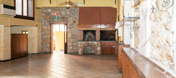 Propiedad comercial de 2 habitaciónes en Tarquinia, Italy No. 158190 13