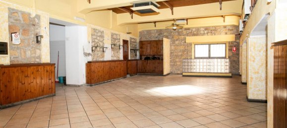 Propiedad comercial de 2 habitaciónes en Tarquinia, Italy No. 158190 11