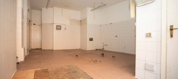 Propiedad comercial de 2 habitaciónes en Tarquinia, Italy No. 158190 31