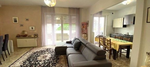 4 rooms Apartment in Pordenone, Italy No. 183145 8