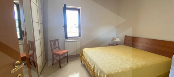 Casa de 3 habitaciónes en Vieste, Italy No. 18570 10