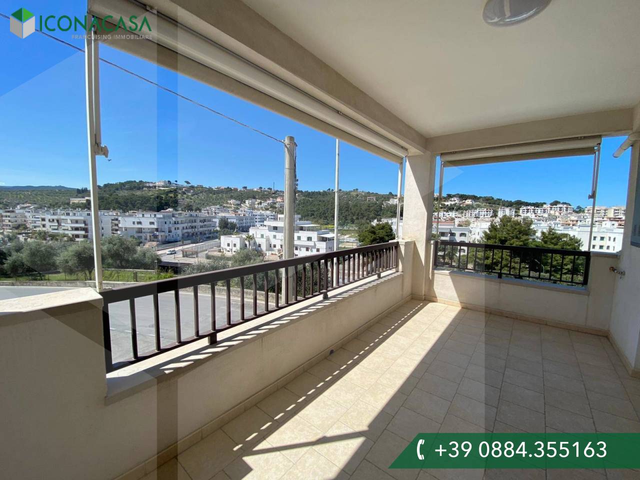 Casa de 3 habitaciónes en Vieste, Italy No. 18570