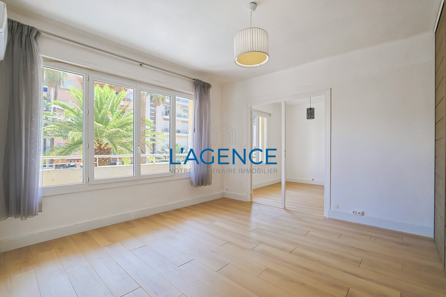 Apartamento de 1 dormitorio en Hyeres, France No. 329471