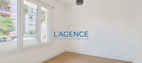 Apartamento de 1 dormitorio en Hyeres, France No. 329471 4