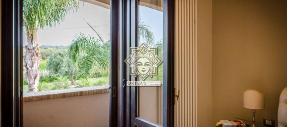 16 rooms Villa in Syracuse, Italy No. 244782 3