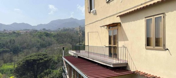 3 rooms Apartment in Cava de' Tirreni, Italy No. 37524 2