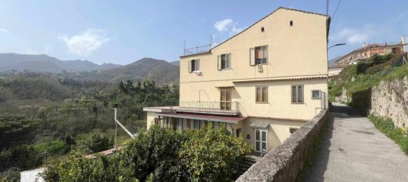 3 rooms Apartment in Cava de' Tirreni, Italy No. 37524 7