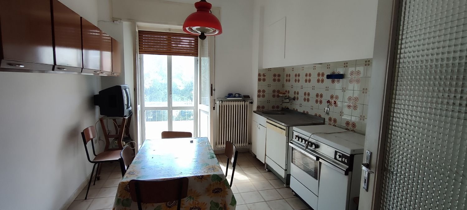 5-salle Appartement à Fabriano, Italy No. 283259