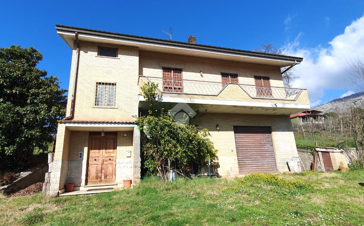 4 rooms Villa in Serrone, Italy No. 70675