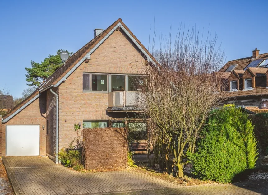 3 bedrooms Townhouse in Aachen, Germany No. 77725