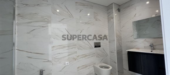 2 bedrooms Duplex in Corroios, Portugal No. 159264 17