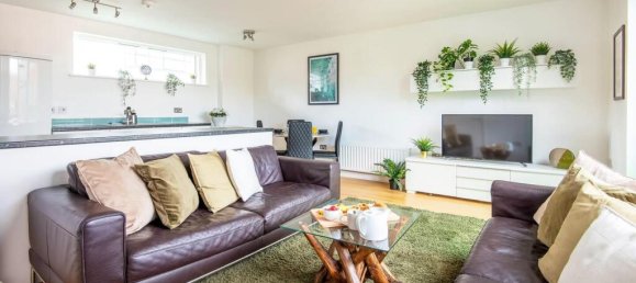 2 bedrooms Apartment in London, United Kingdom No. 12585 2