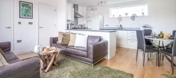 2 bedrooms Apartment in London, United Kingdom No. 12585 3