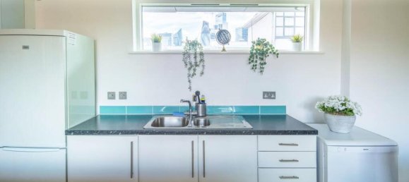 2 bedrooms Apartment in London, United Kingdom No. 12585 4