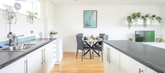 2 bedrooms Apartment in London, United Kingdom No. 12585 6