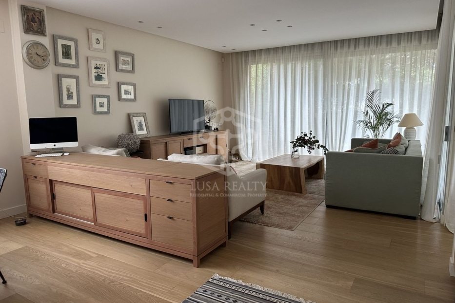 4 bedrooms Villa in Gava, Spain No. 16331