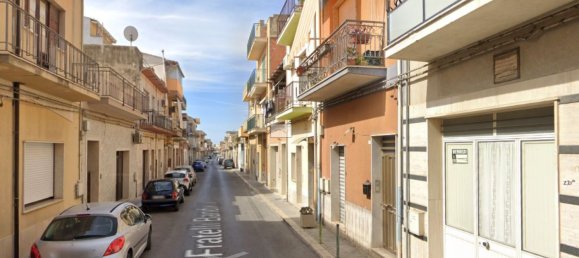 5 rooms Apartment in Vittoria, Italy No. 195255 2