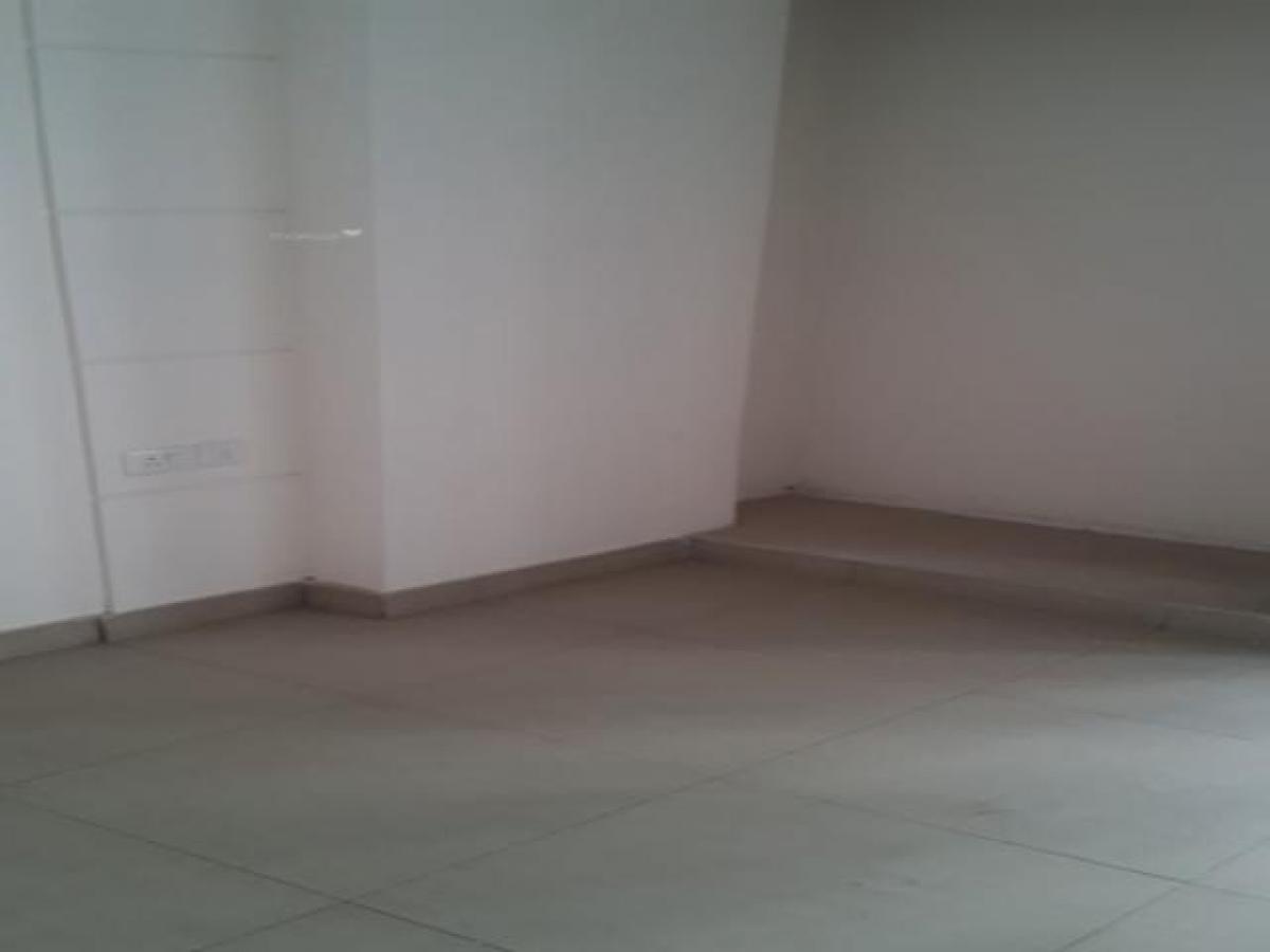 2 bedrooms House in Noida, India No. 68024