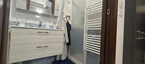 2 rooms Apartment in Bologna, Italy No. 19650 10