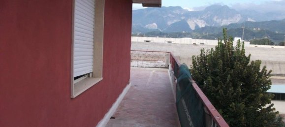 4 rooms Penthouse in Carrara, Italy No. 47582 5