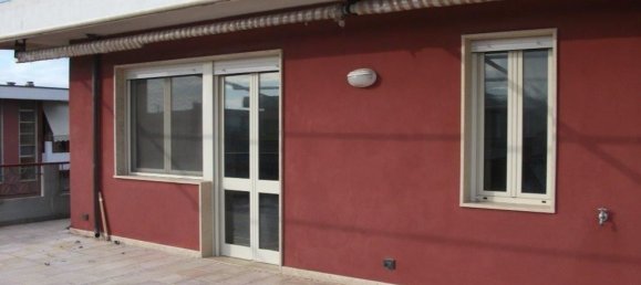 4 rooms Penthouse in Carrara, Italy No. 47582 2